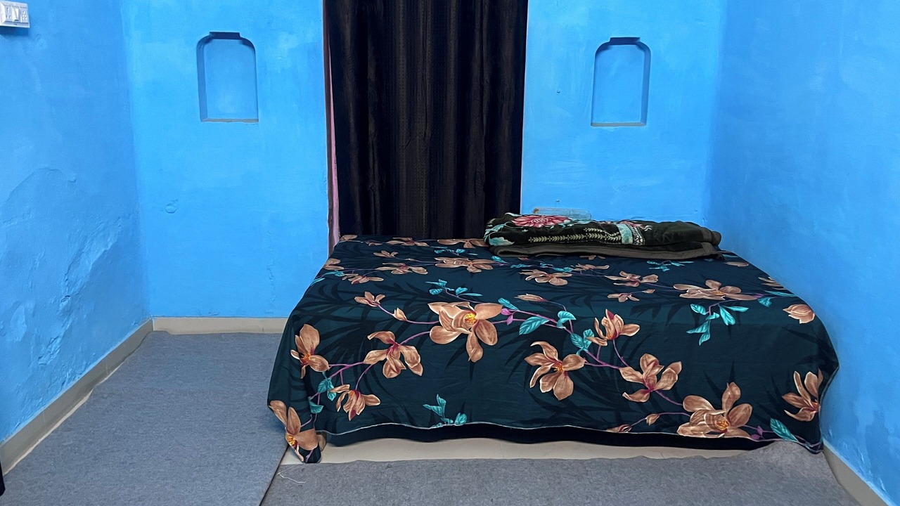 Photo of Bedroom in Jhusi