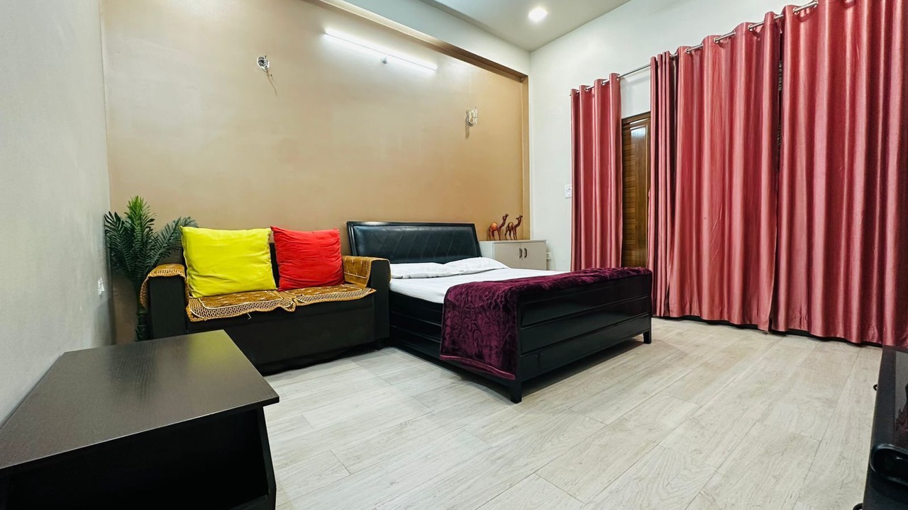 Photo of Bedroom in Jhusi