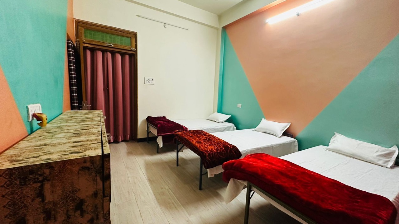 Photo of Bedroom in Jhusi