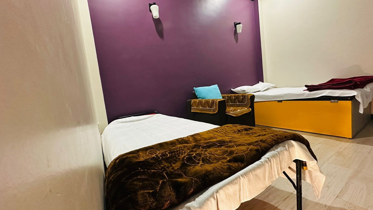 Photo of Bedroom in Jhusi