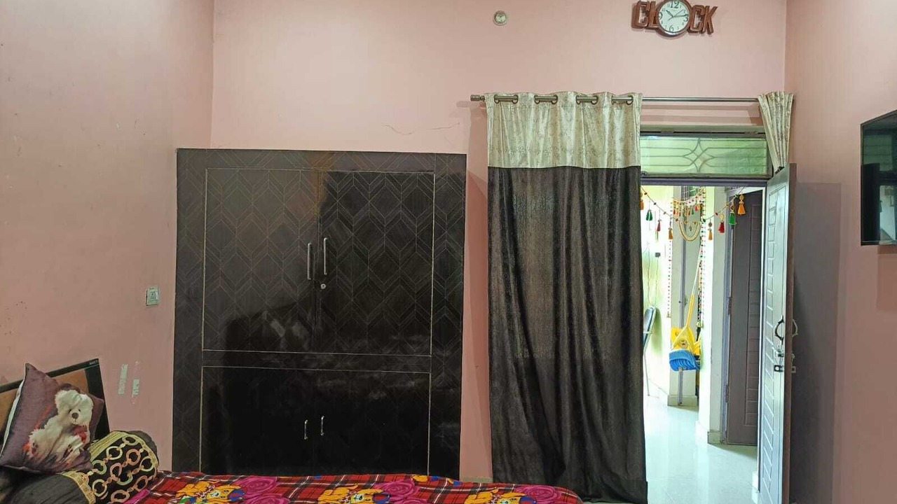 Photo of Bedroom in Naini