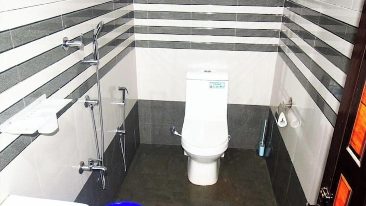 Photo of Bathroom in Munroe Island