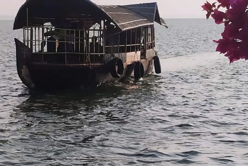 Photo of Others in Munroe Island