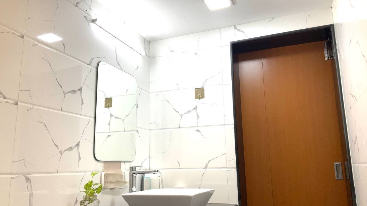 Photo of Bathroom in Juhu