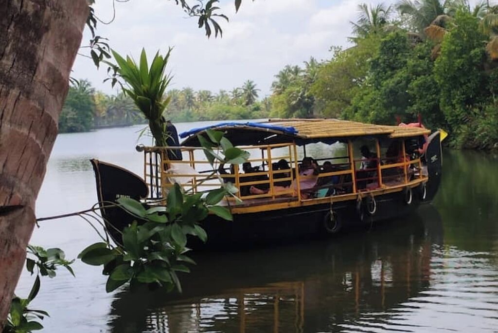 Photo of Others in Munroe Island
