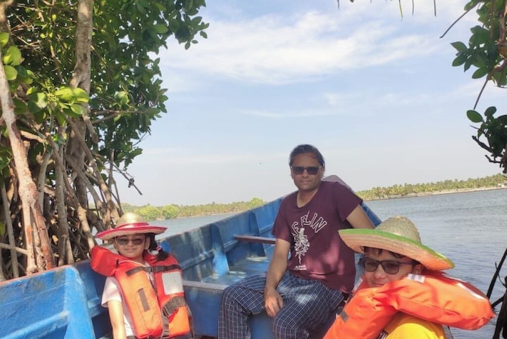 Photo of Others in Munroe Island
