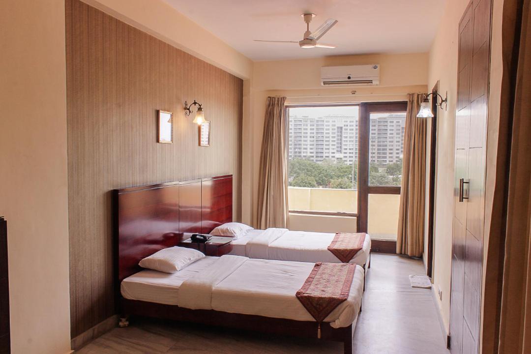 Photo of Others in DLF Phase 3