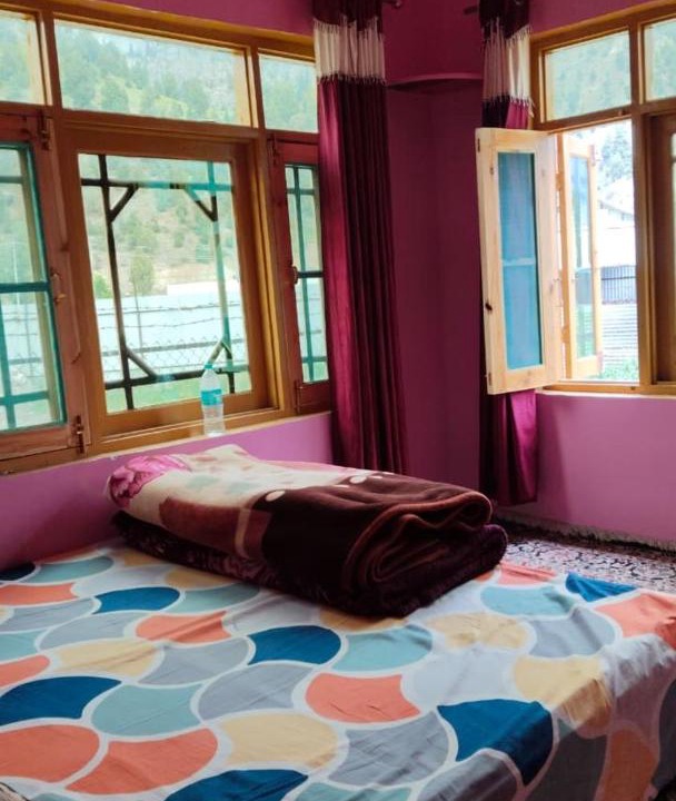 Photo of Bedroom in Gulmarg