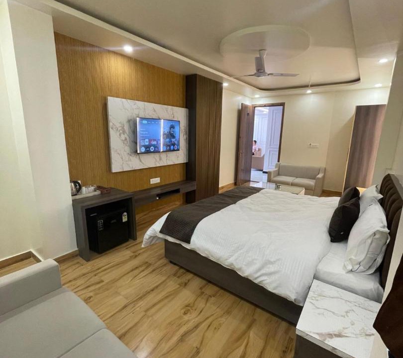 Photo of Bedroom in Alambagh
