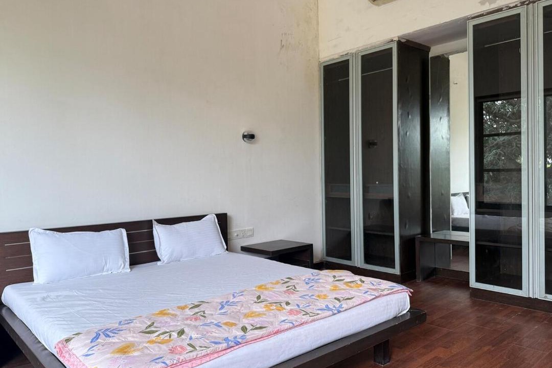 Photo of Bedroom in Devdholera