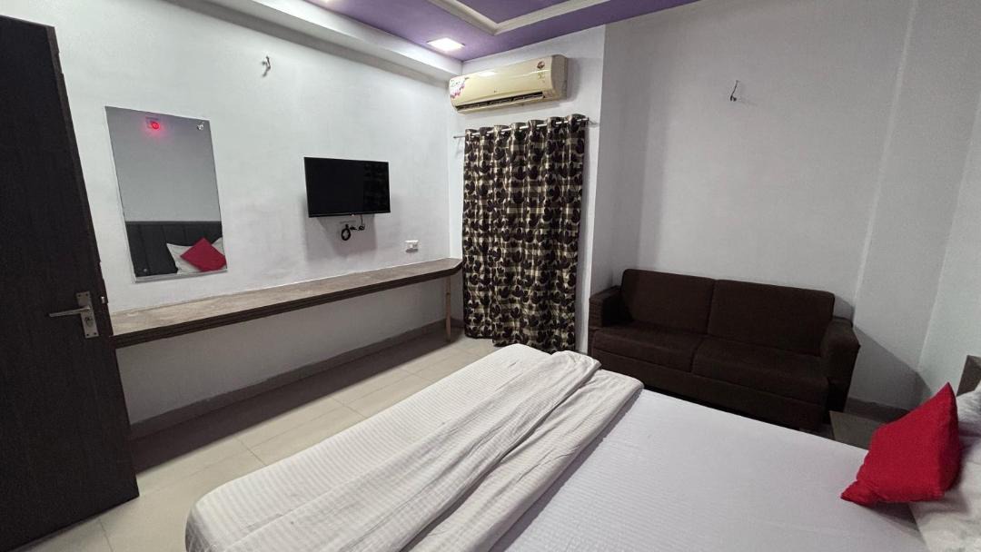 Photo of Bedroom in Ambaji