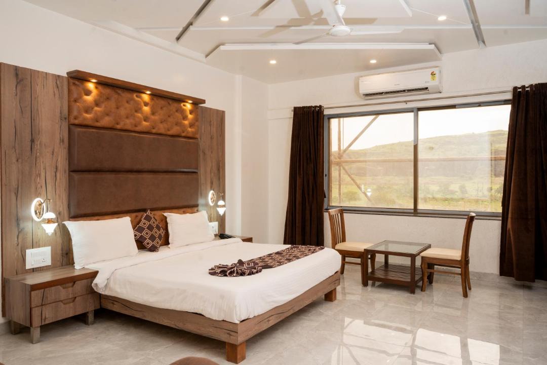 Photo of Bedroom in Maliwada