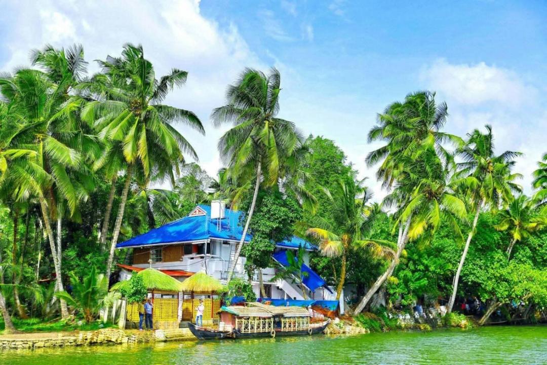 Photo of Others in Munroe Island