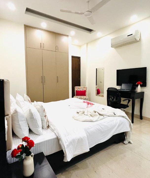 Photo of Bedroom in DLF City