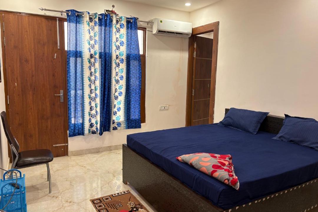 Photo of Bedroom in Kalyanpur