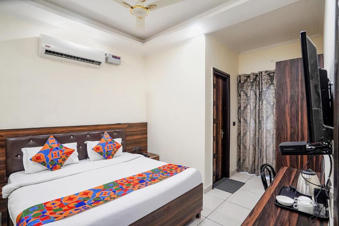 Photo of Bedroom in Sector 70