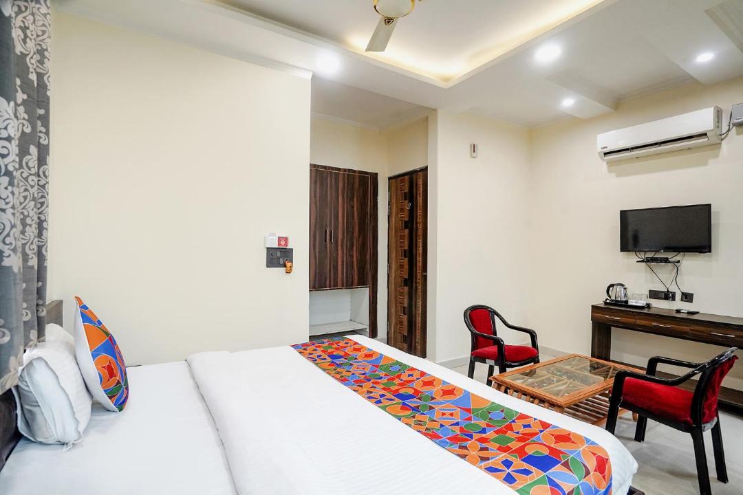 Photo of Bedroom in Sector 70