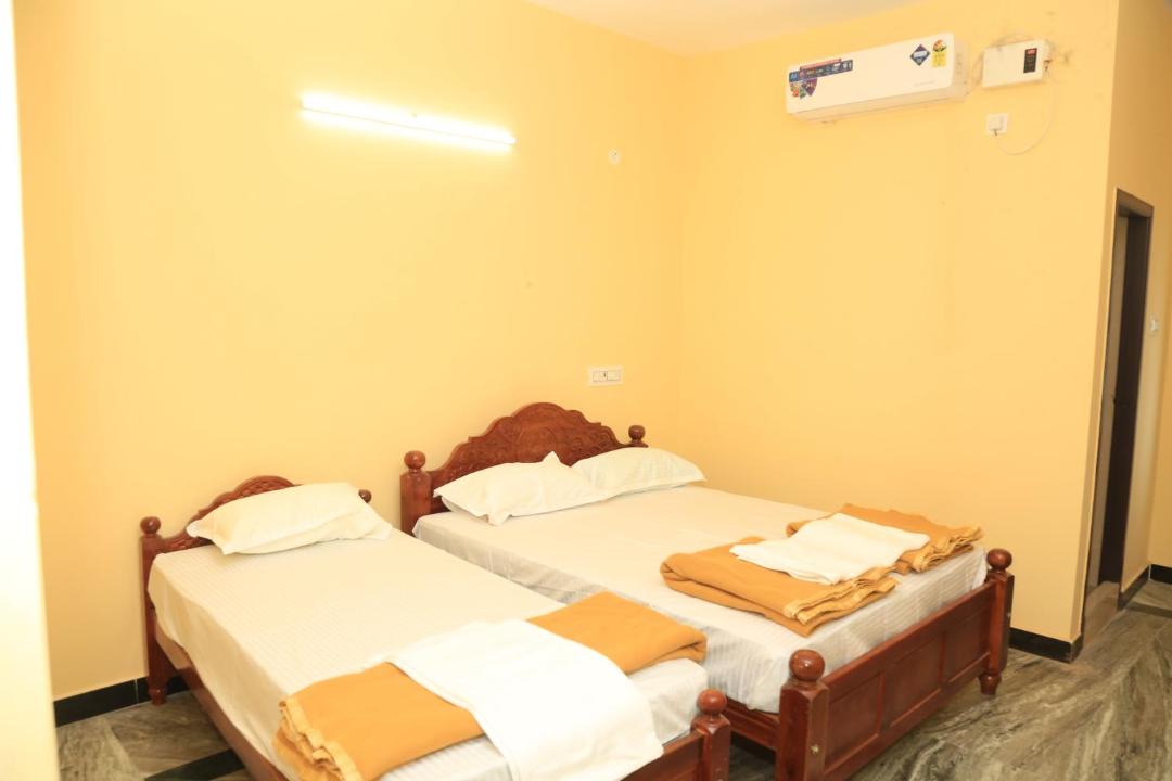 Photo of Bedroom in Thirukadaiyur