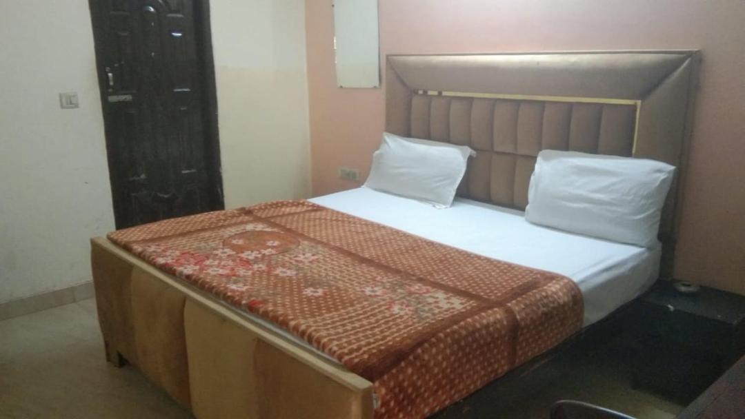 Photo of Bedroom in Adarsh Nagar