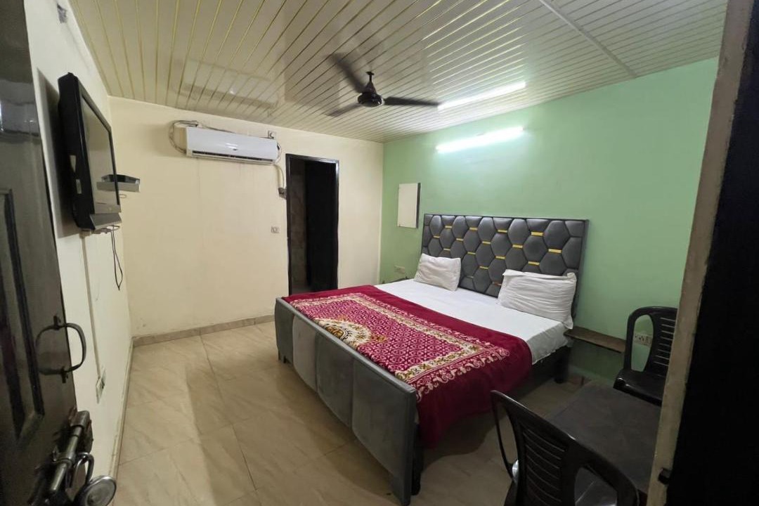 Photo of Bedroom in Adarsh Nagar