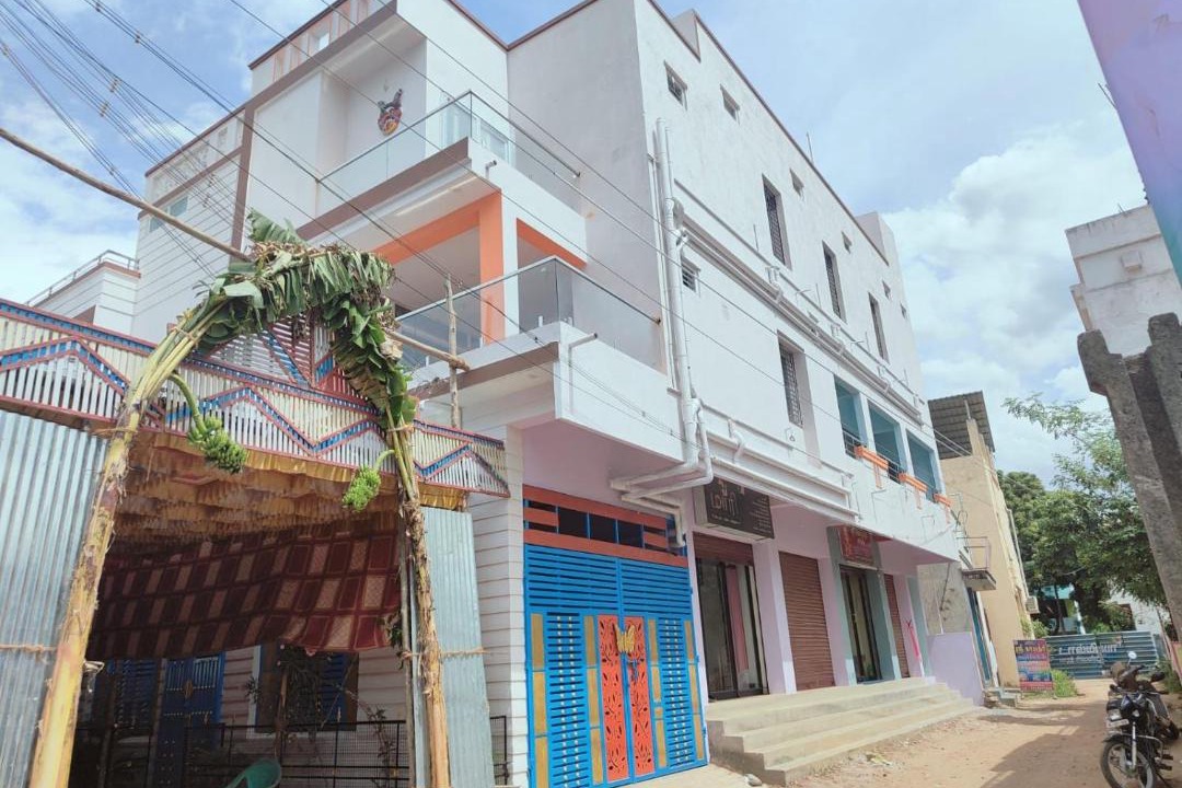 Photo of Buildings in Papasanam