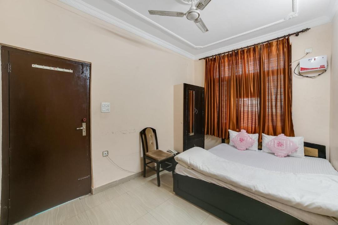 Photo of Bedroom in Tapovan