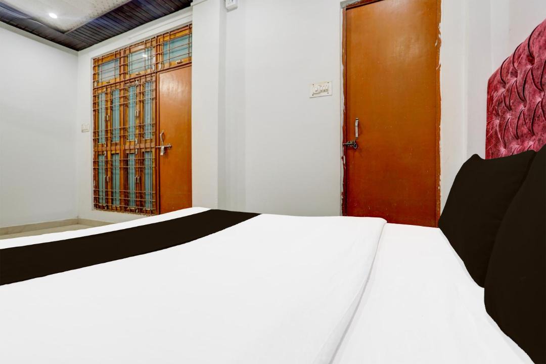 Photo of Bedroom in Naini