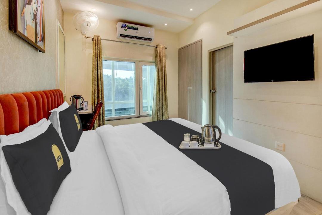 Photo of Bedroom in Alambagh