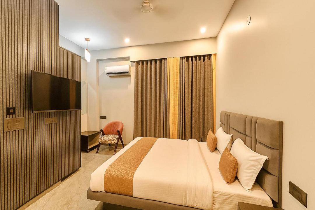 Photo of Bedroom in Sector 70