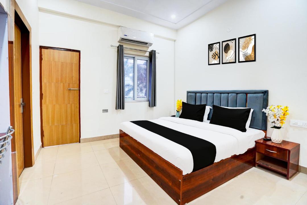 Photo of Bedroom in Sector 70