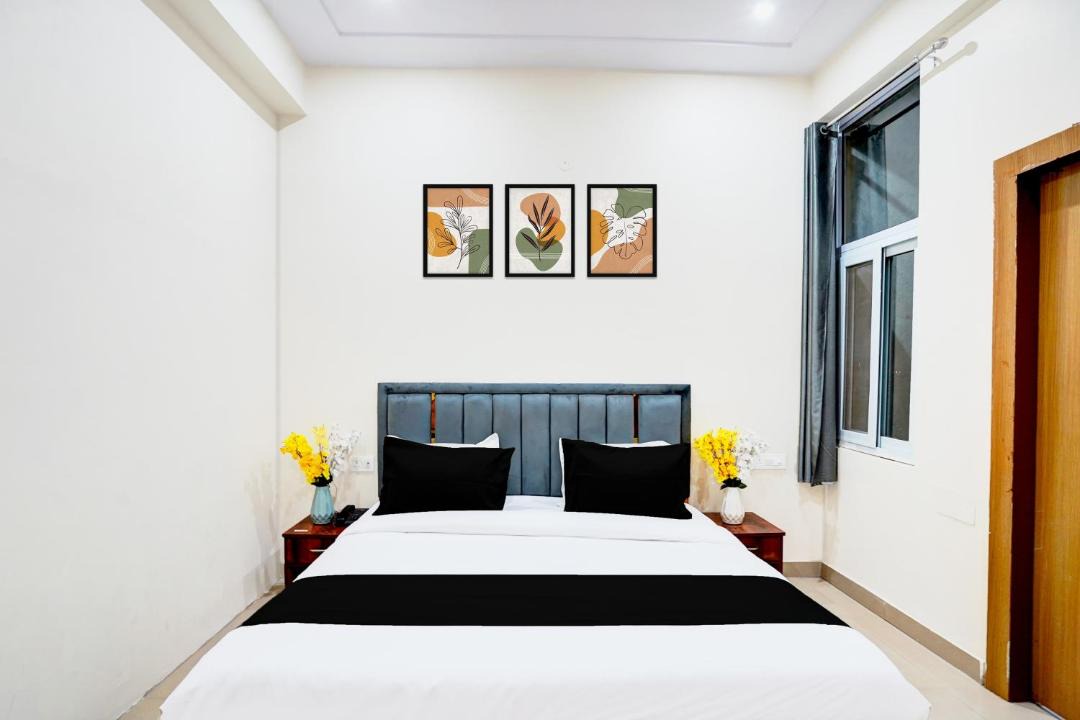 Photo of Bedroom in Sector 70