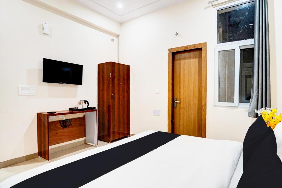 Photo of Bedroom in Sector 70