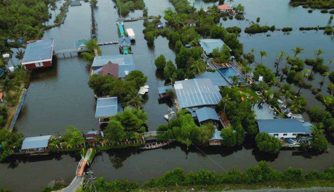 Photo of Others in Munroe Island