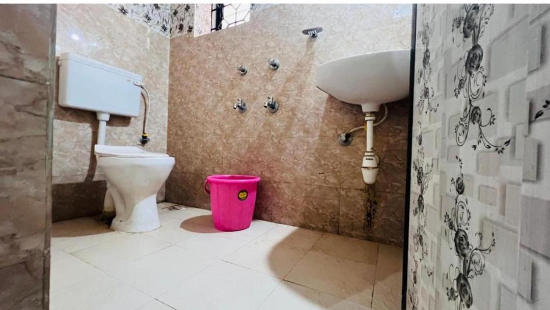 Photo of Bathroom in Gauravaddo