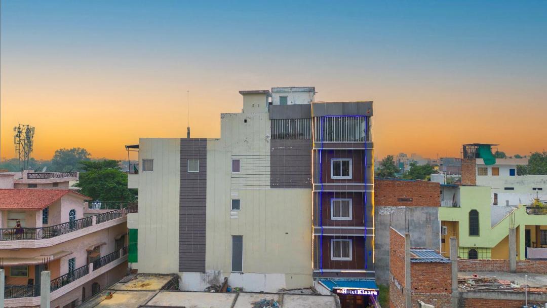 Photo of Buildings in Varanasi