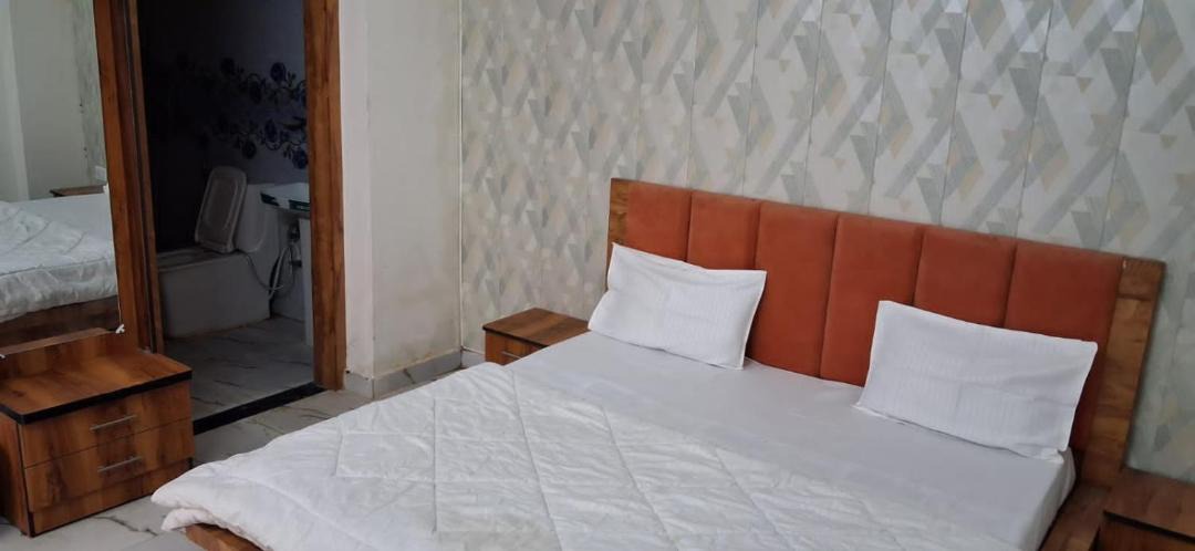 Photo of Bedroom in Jhusi