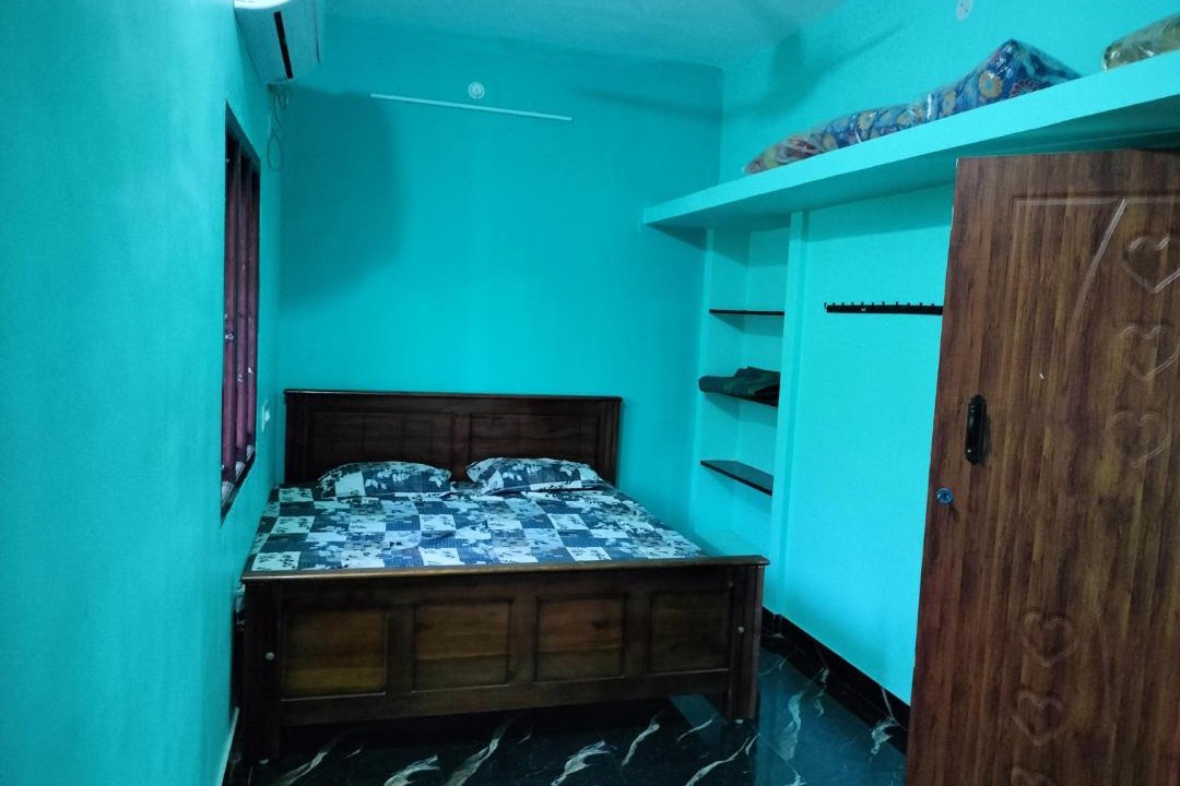 Photo of Bedroom in Tiruchendur