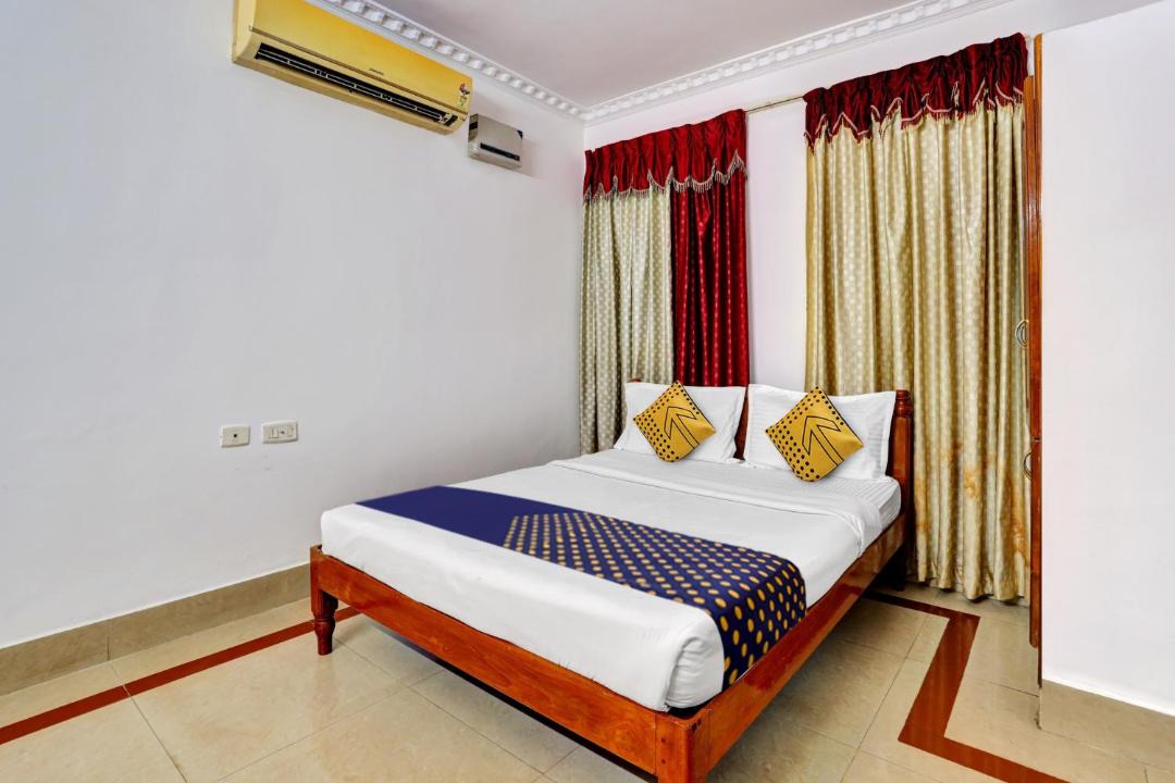 Photo of Bedroom in University of Kerala Senate House Campus