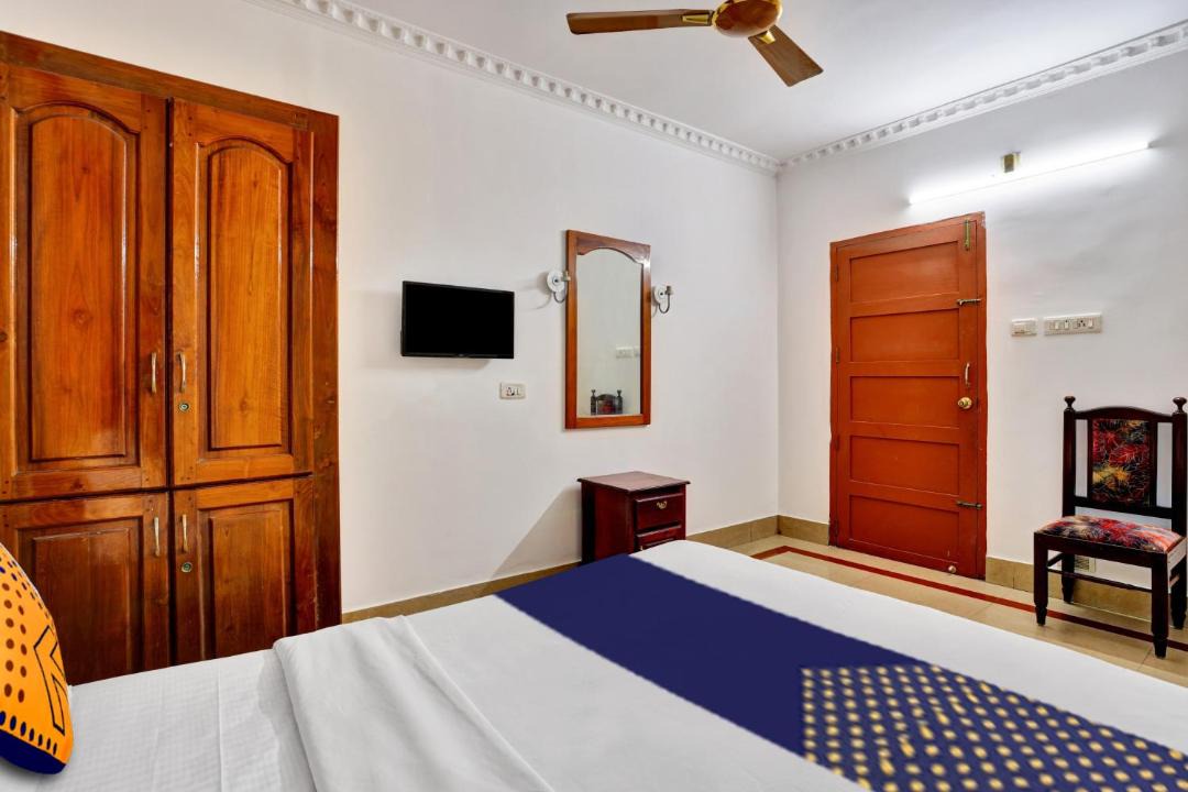 Photo of Bedroom in University of Kerala Senate House Campus