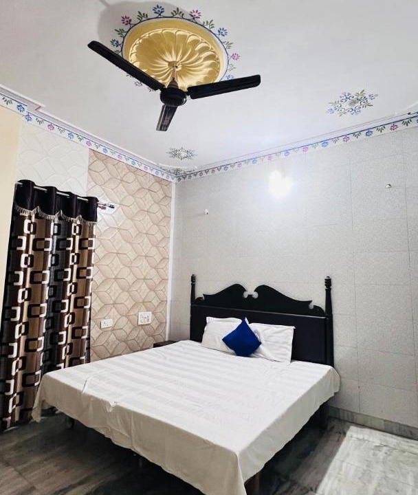 Photo of Bedroom in Shavri Colony