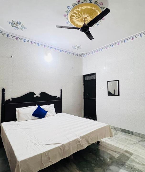 Photo of Bedroom in Shavri Colony