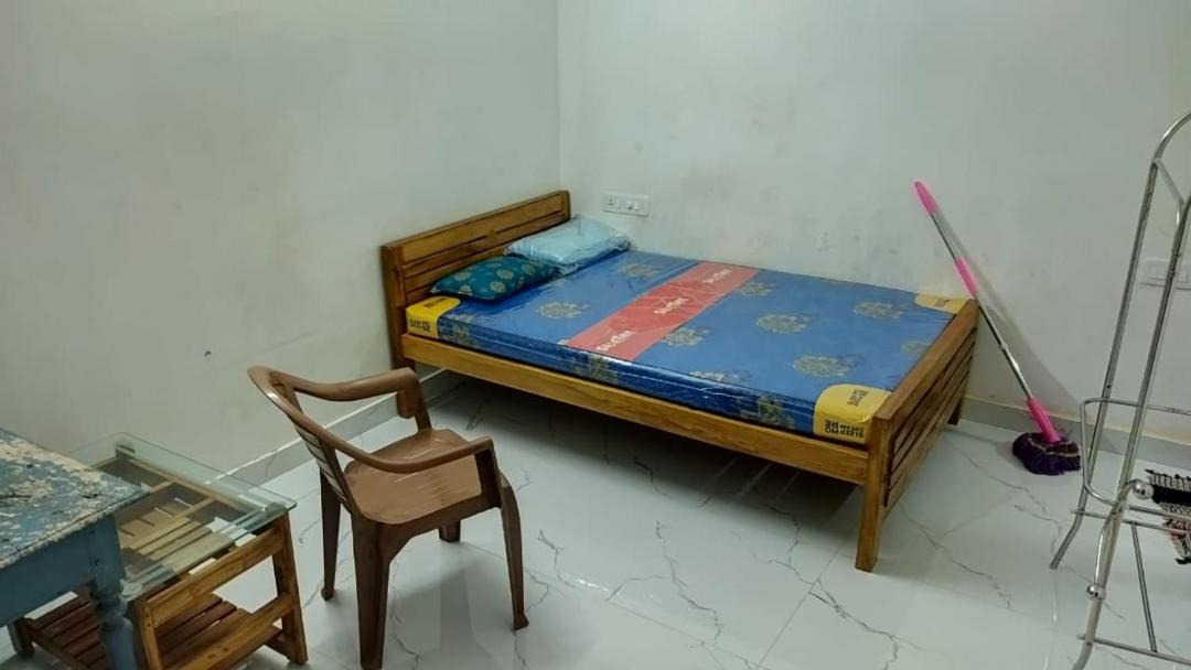Photo of Bedroom in Venganoor