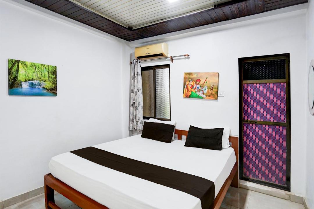 Photo of Bedroom in Arnala