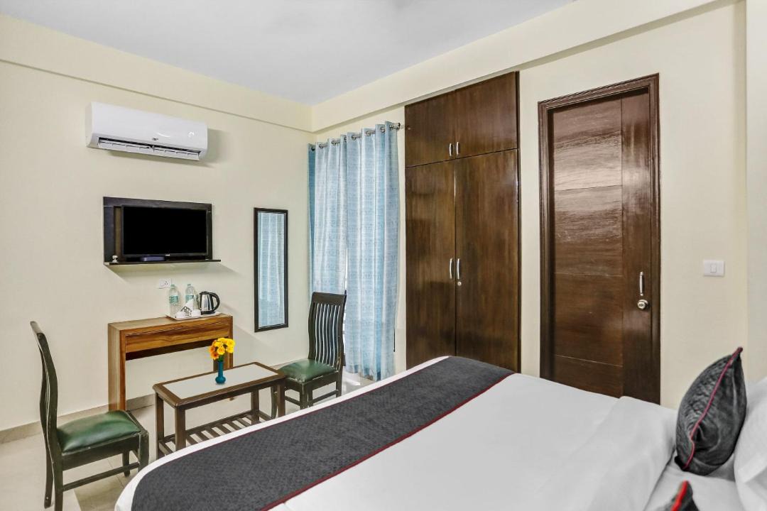 Photo of Bedroom in Sector 70