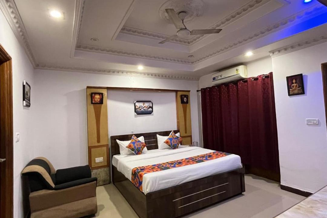 Photo of Bedroom in Tonk Road