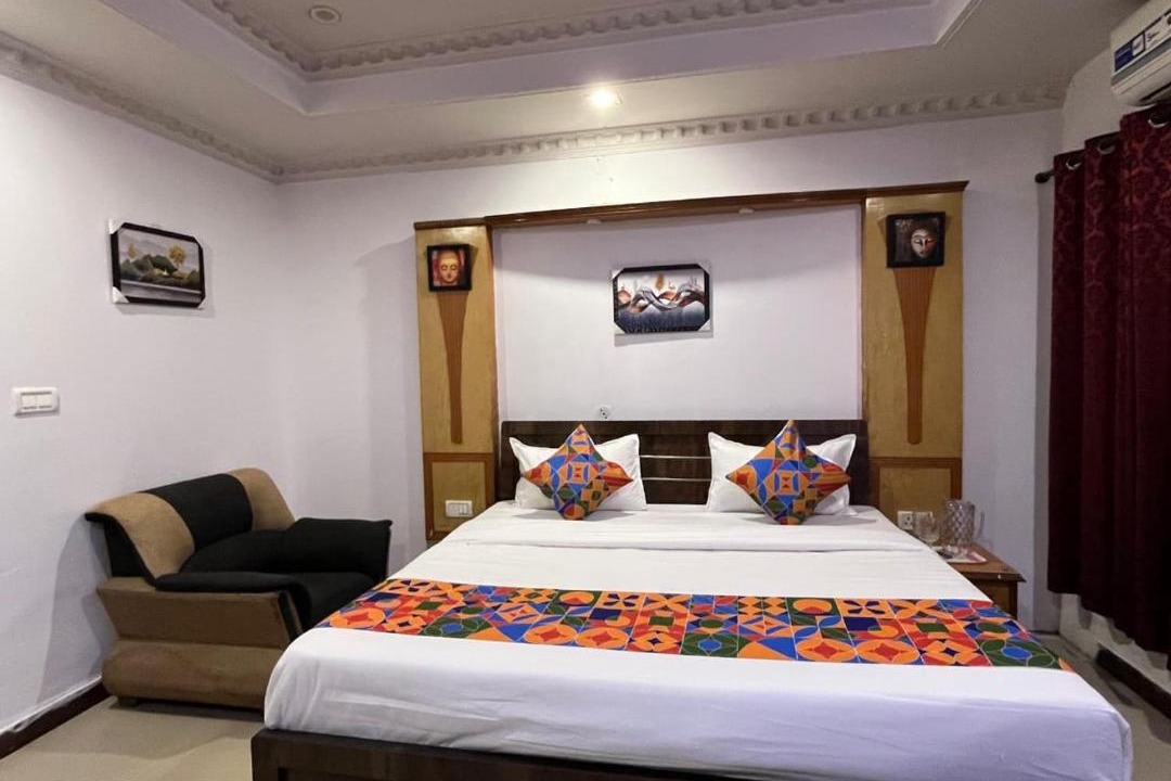 Photo of Bedroom in Tonk Road