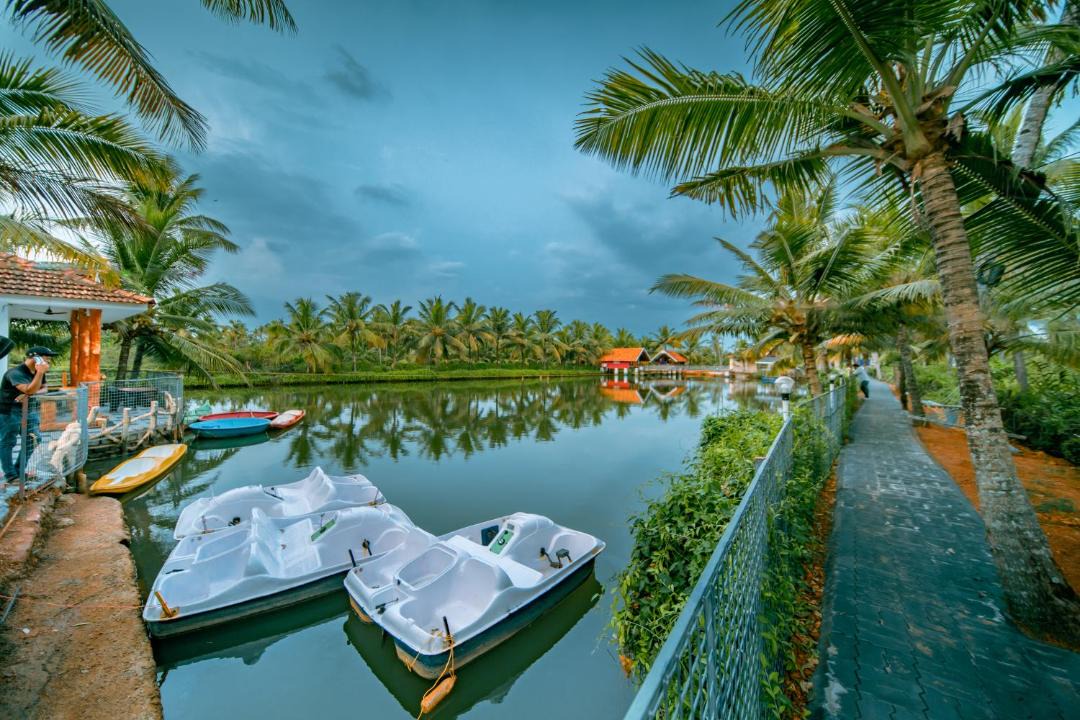 Photo of Others in Munroe Island