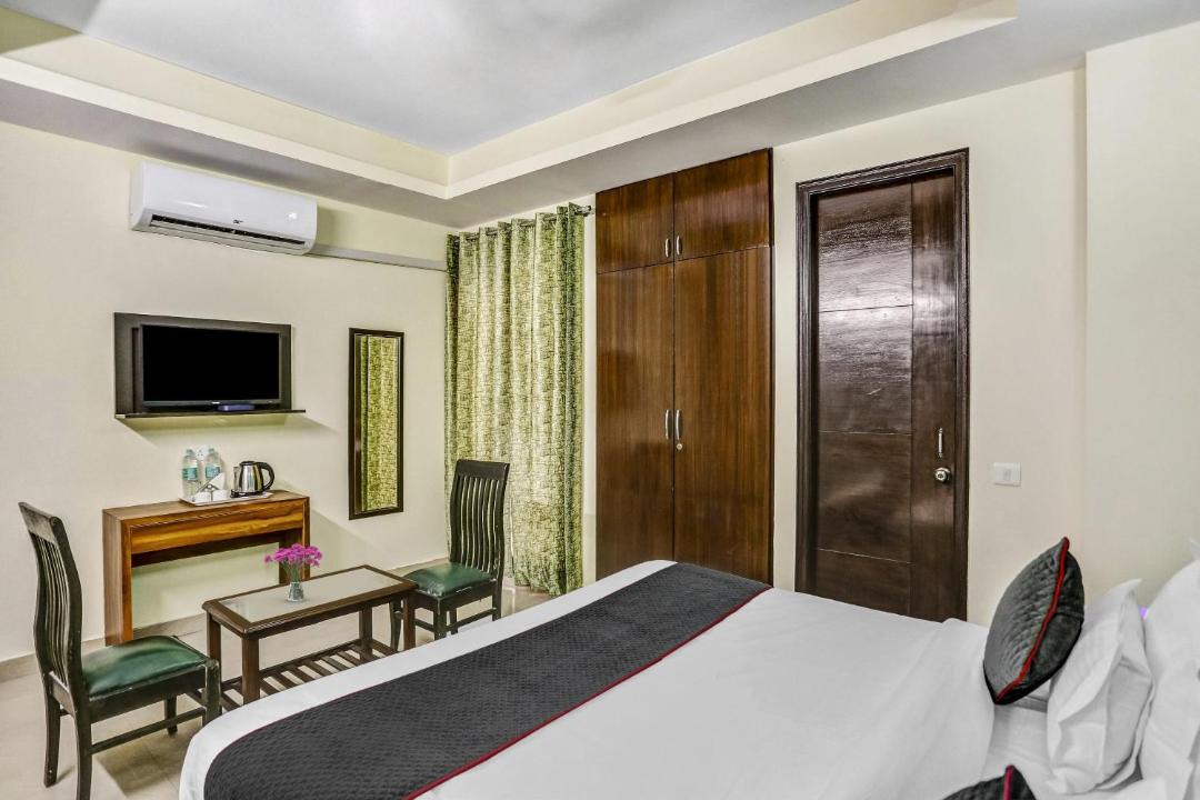 Photo of Bedroom in Sector 70