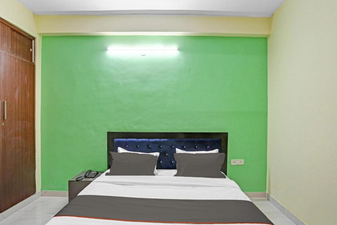 Photo of Bedroom in Sector 70