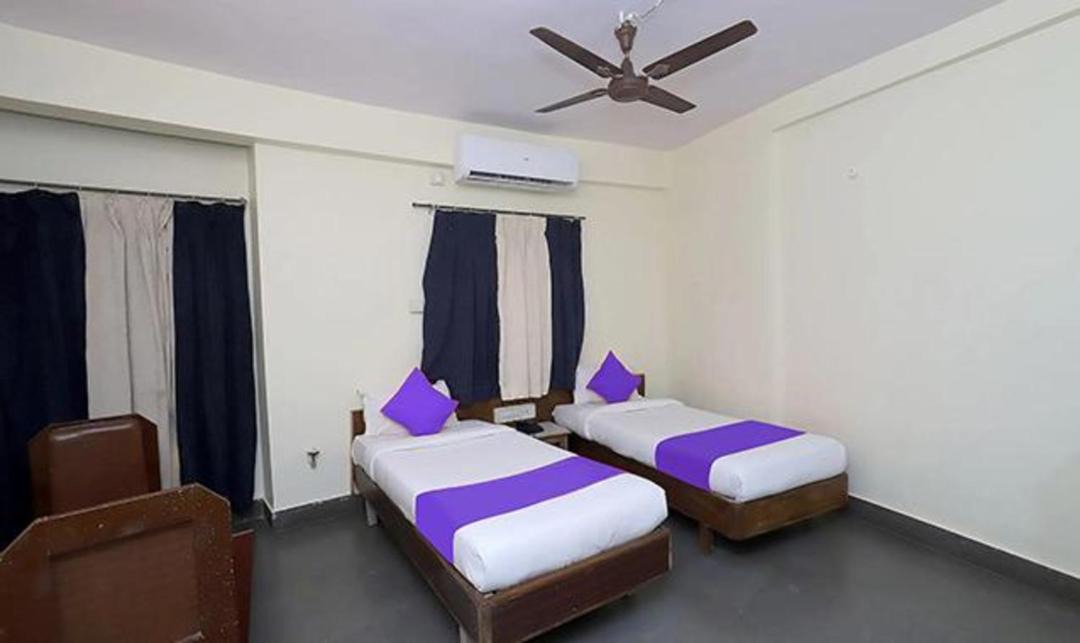 Photo of Bedroom in Daulatabad